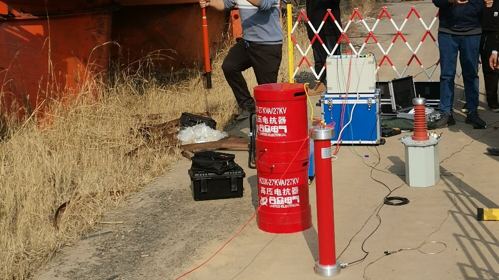 串聯(lián)諧振耐壓試驗(yàn)裝置